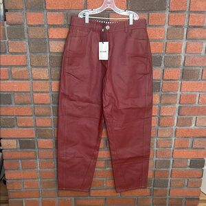 High-Rise Trousers in Burgundy